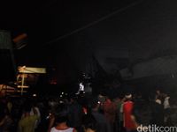 Kebakaran Bengkel di Pasar Minggu Merembet ke Gudang Rokok