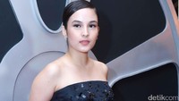 Chelsea Islan tampil anggun dengan gaunnya. Foto: Noel/detikHOT