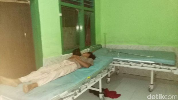 Penumpang Kapal Mutiara yang Terbakar di Berhasil Dievakuasi