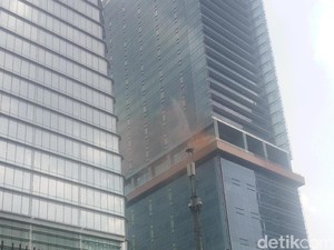 Ada Simulasi Kebakaran di Gedung Cyber 2, Lalin Rasuna Said Macet
