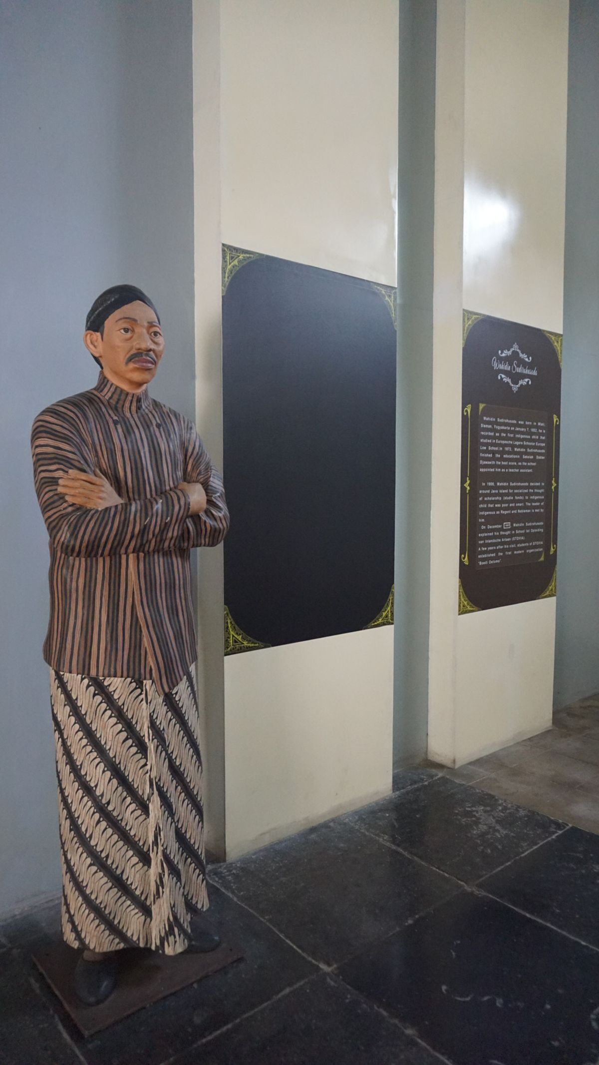 Uxlayotgan mushuklar porno Kollej hammomida jinsiy aloqa video