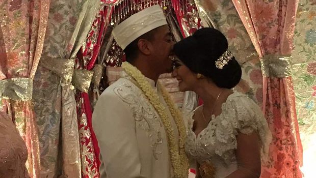 Erwan dan Fanny Ghassani