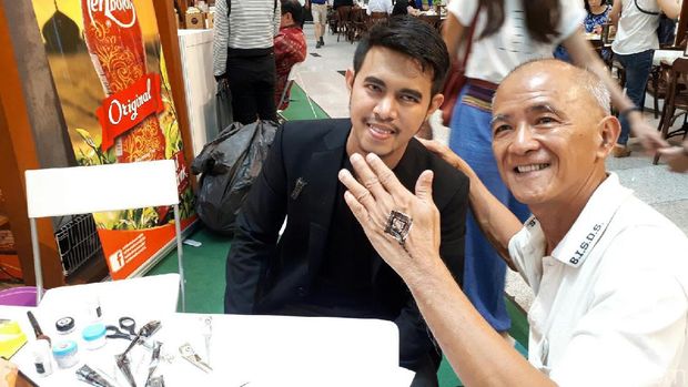 Tidak hanya perempuan, pria pun tak mau kalah (Kurnia/detikTravel)