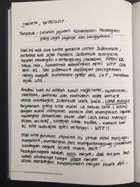 Sri Mulyani Tuangkan Kebahagian di Atas Kertas