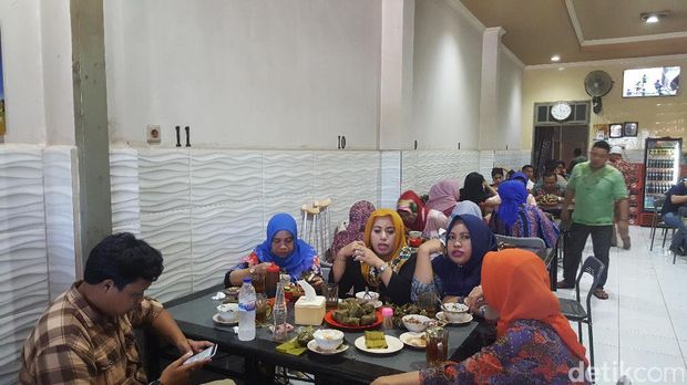 Ramai pembeli! (Faya/detikTravel)