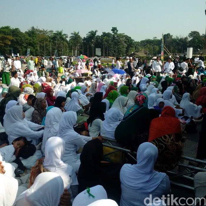 Ribuan Jamaah Ikuti Bandung Lautan Mengaji