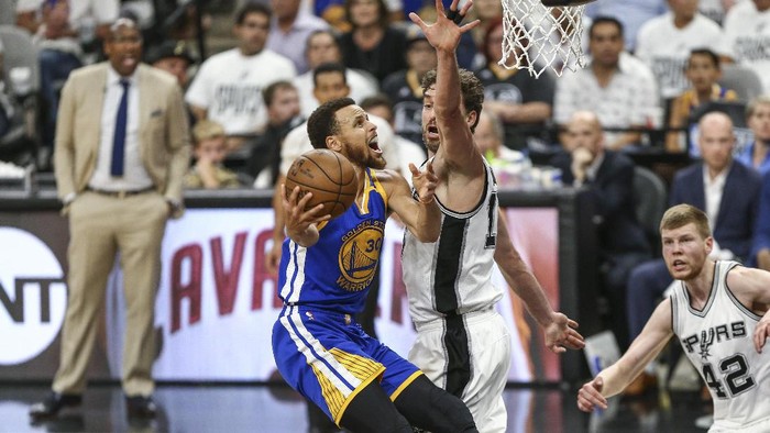 Menangi Gim Ketiga, Warriors Selangkah ke Partai Puncak