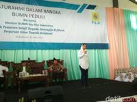 Pesan Rini ke Bos BUMN: Sejahterakan Pesantren