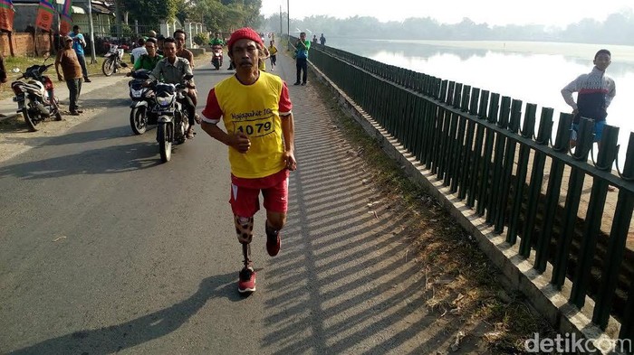Pakai Kaki Palsu, Sugeng Taklukan Rute Maraton Majapahit