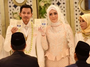 Hamil, Fairuz A Rafiq Ngidam Rujak