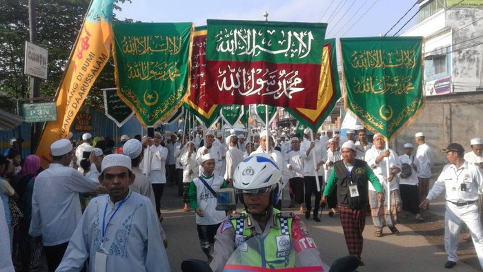 Jelang Ramadan, Tradisi Ziarah Kubra Bikin Palembang Memutih
