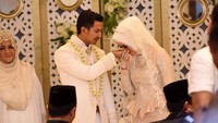 Selamat berbahagia, Fairuz A Rafiq dan Sonny Septian. Foto: Noel/detikHOT