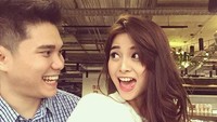 Keduanya sedang menunggu kelahiran anak pertama mereka. Foto: Instagram Acha Septriasa