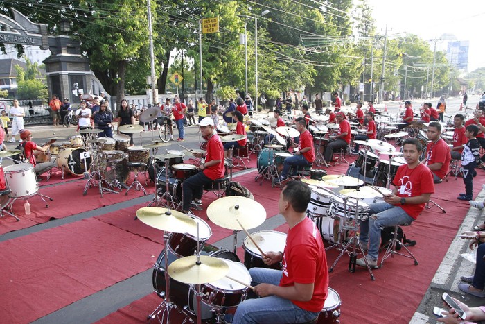 Gilang Ramadhan dan 100 Drummer Hentakkan Kota Semarang