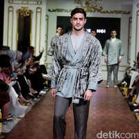 Koleksi Dian Pelangi Fall/Winter 2017. Foto: Mohammad Abduh/Wolipop