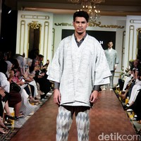 Koleksi Dian Pelangi Fall/Winter 2017. Foto: Mohammad Abduh/Wolipop