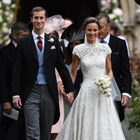 Pippa Middleton dan James Matthews usai resmi menikah di Gereja St. Mark, Engfield, Berkshire, Inggris, Sabtu (20/5/2017).(Photo by Arthur Edwards - WPA Pool/Getty Images)