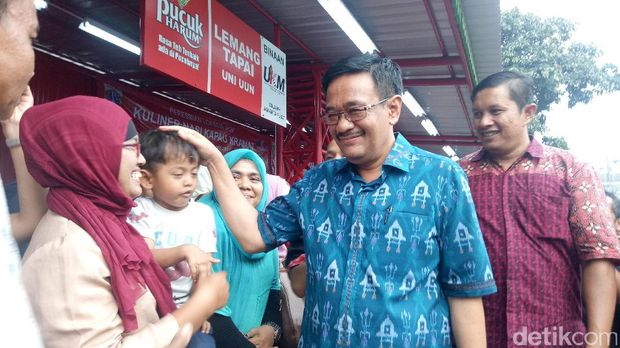 Djarot resmikan Loksem Nasi Kapau Kramat / 