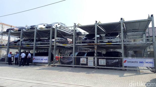 Keren, Parkir Mobil Otomatis Mulai Beroperasi di Jakarta