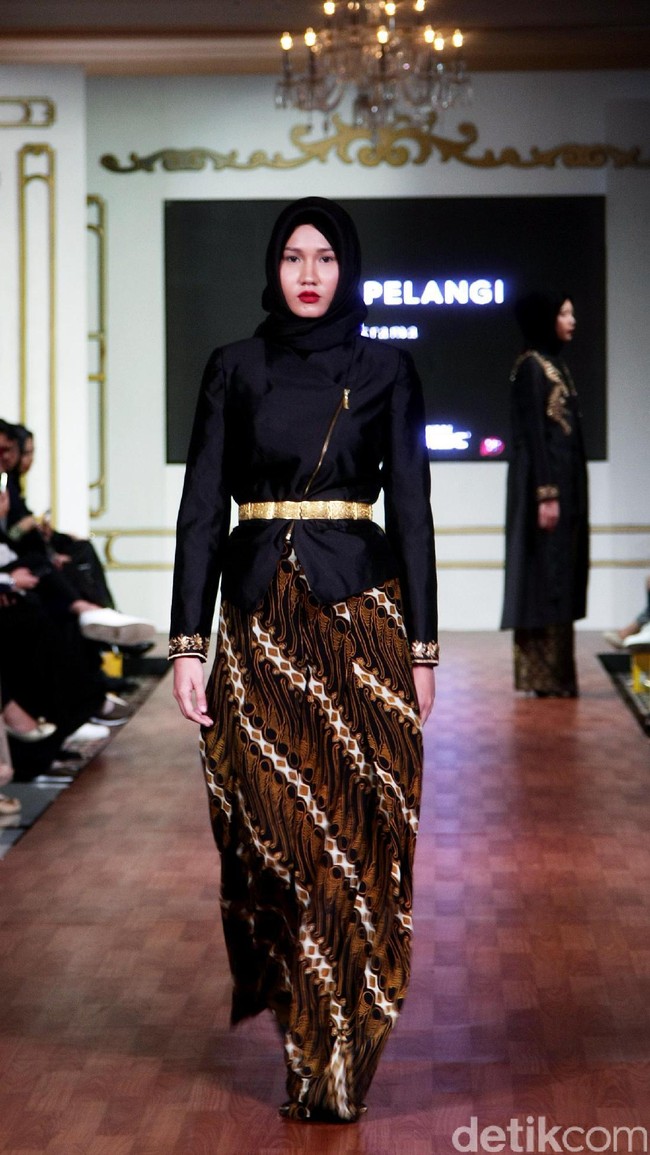 Koleksi Dian Pelangi Fall/Winter 2017. Foto: Mohammad Abduh/Wolipop