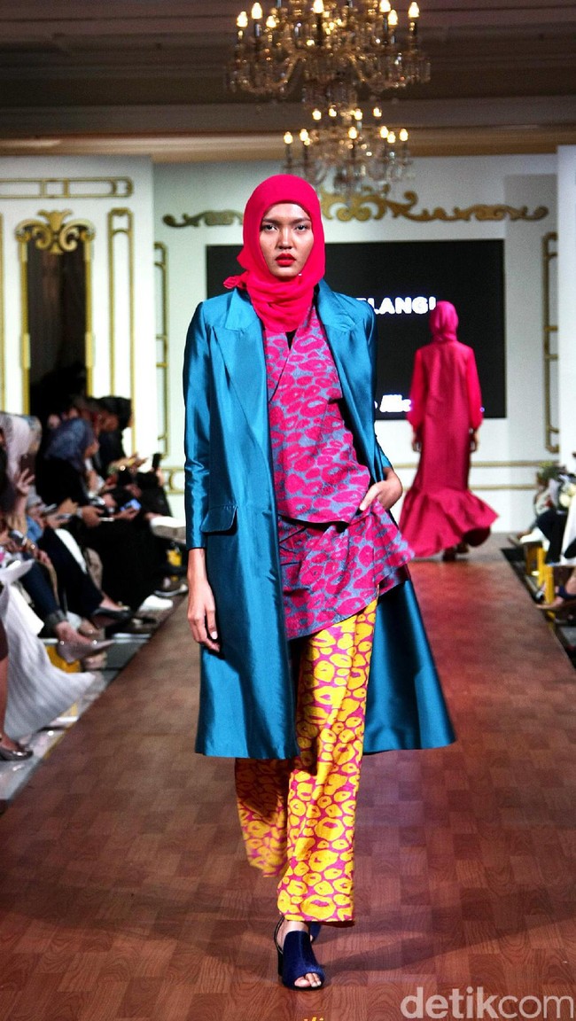 Koleksi Dian Pelangi Fall/Winter 2017. Foto: Mohammad Abduh/Wolipop