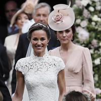 Kate Middleton setia menemani adiknya, Pippa Middleton yang menikah Sabtu (20/5/2017). (Photo by Kirsty Wigglesworth - Pool/Getty Images)