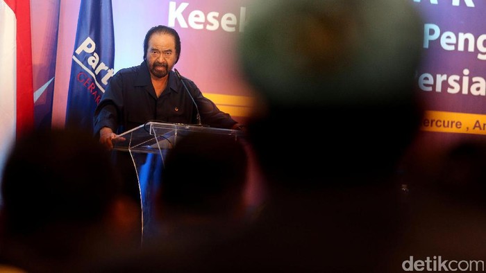 Ketum NasDem Surya Paloh membuka
Rapat Koordinasi Khusus (Rakorsus) Persiapan Verifikasi dan Pengelolaan Dana Partai, yang digelar oleh Partai Nasdem, di Hotel Mercure, Ancol, Jakarta, Minggu. (21/05/2017).