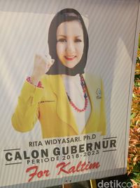 Spanduk Rita Widyasari Cagub Kaltim / 