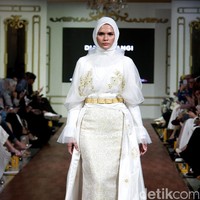 Koleksi Dian Pelangi Fall/Winter 2017. Foto: Mohammad Abduh/Wolipop