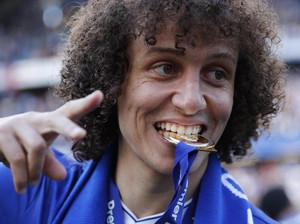 Jawaban David Luiz yang Bikin Carragher dan Neville Ngakak
