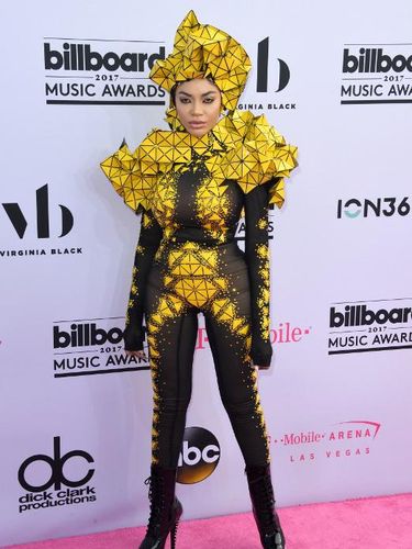 Foto: 7 Selebriti dengan Busana Terburuk di Billboard Music Awards