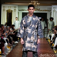 Koleksi Dian Pelangi Fall/Winter 2017. Foto: Mohammad Abduh/Wolipop