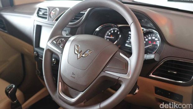 Interior Wuling Confero S