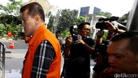Andi Narogong merupakan tersangka ketiga dalam kasus dugaan korupsi proyek e-KTP. Dalam surat dakwaan Irman dan Sugiharto, Andi disebut berperan penting dalam proses penganggaran dan pengadaan proyek tersebut.