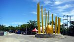 Aneka Spot Foto Kekinian di Pantai Pohon Cinta