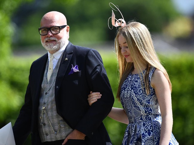 Gary Goldsmith, paman dari Pippa Middleton berjalan menuju gereja tempat pernikahan. (Photo by Justin Tallis - WPA Pool/Getty Images)