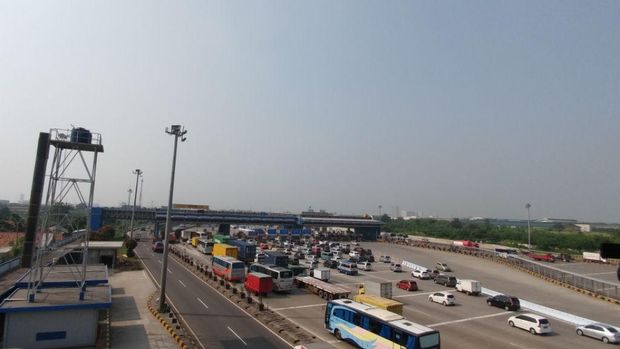 50 Gardu Plus 87 Penjemput Kartu di GT Cikarang Utama Saat Mudik