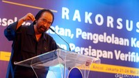 Surya Paloh pernah menjadi Ketua Dewan Penasihat Partai Golkar periode 2004-2009. Dia kemudian mendirikan ormas NasDem dan menjadi Ketum nasDem.  (Foto: Rengga Sancaya)