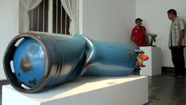 Pameran Inside-Outside
