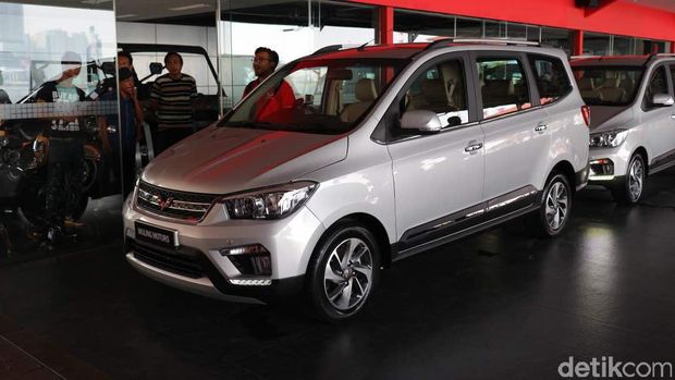 Wuling Confero S