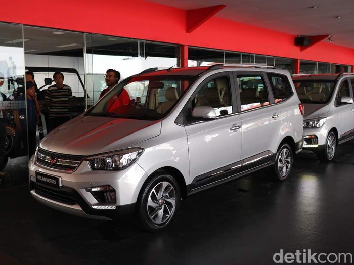 MPV Wuling Baru Ada Transmisi Manual, Versi Matik Menyusul