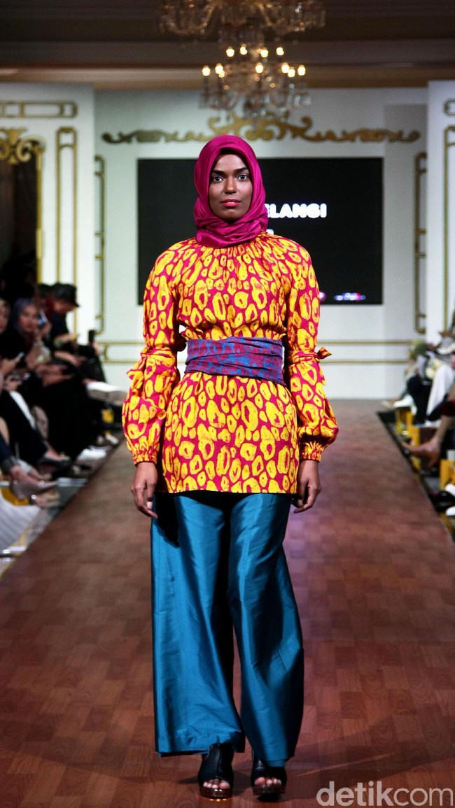 Koleksi Dian Pelangi Fall/Winter 2017. Foto: Mohammad Abduh/Wolipop