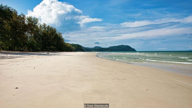 Pemandangan di pantai Pulau Tarutao