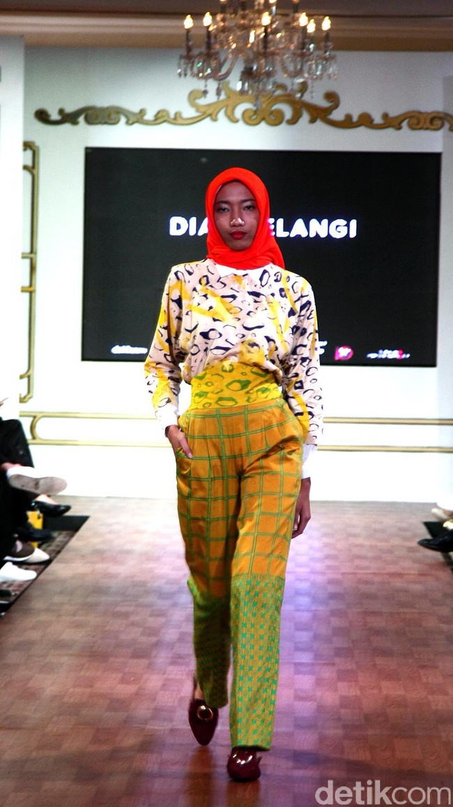 Koleksi Dian Pelangi Fall/Winter 2017. Foto: Mohammad Abduh/Wolipop