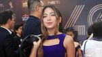 Lekuk Tubuh Nadia Vega dalam Dress Biru
