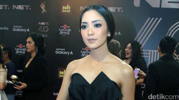 Laudya Cynthia Bella dan 5 Artis Cantik yang Takluk dengan Duda Berumur
