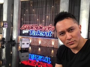 Puja-Puji Netizen Atas Aksi Siap Mati Demian di Americas Got Talent