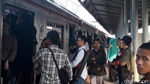  Stasiun Buaran, Jaktim, Senin (22/5/2017)