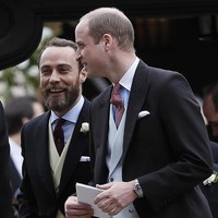 Pangeran William hadir di pernikahan Pippa Middleton. Dia tampak mengobrol dengan adik iparnya, James Middleton. (Photo by Kirsty Wigglesworth - WPA Pool/Getty Images)
