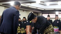Terpilihnya Prabowo sebetulnya sudah diresmikan pada acara Musyawarah Nasional IPSI XVI, Sabtu 4 Desember silam. Akan tetapi ia baru resmi dilantik oleh KONI pada Senin 22 Mei, yang bertepatan dengan syukuran ulang tahun ke-69 IPSI.